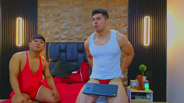 Snapshot of FelipeAndMarcello3 chatting on March 12, 2025, 2:56 pm FelipeAndMarcello3 online show from March 12, 2025, 2:56 pm