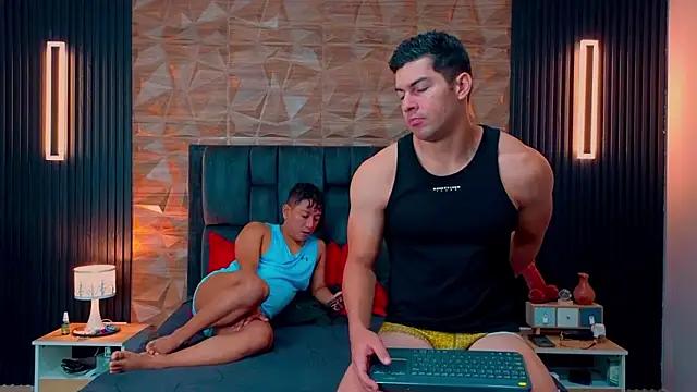 FelipeAndMarcello3 online show from February 5, 2026, 2:11 pm