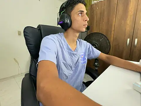 Max TheHorseDick online show from February 1, 2025, 4:46 am