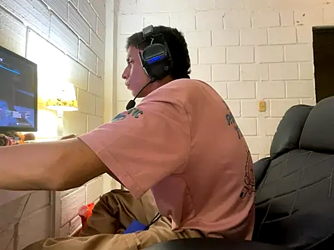 Max TheHorseDick online show from November 3, 2025, 12:46 am