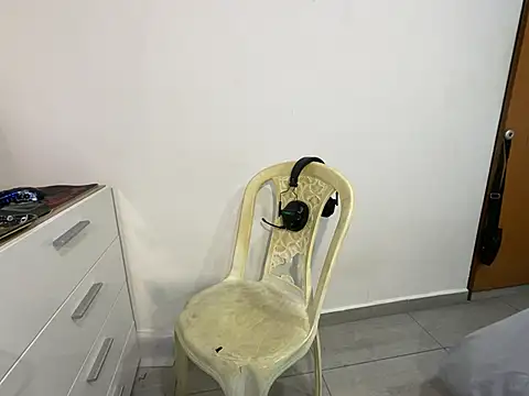 Max TheHorseDick online show from May 1, 2026, 11:09 pm