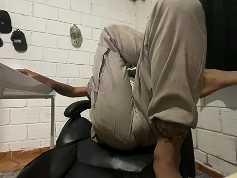Max TheHorseDick online show from June 20, 2026, 1:52 am