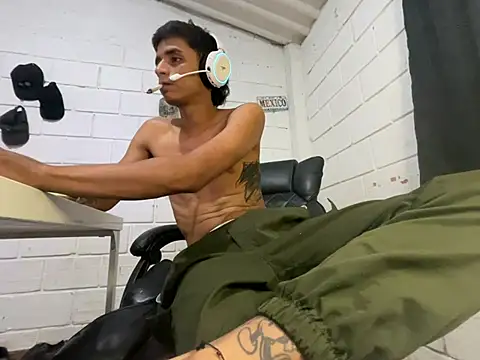 Max TheHorseDick online show from July 2, 2026, 4:07 am