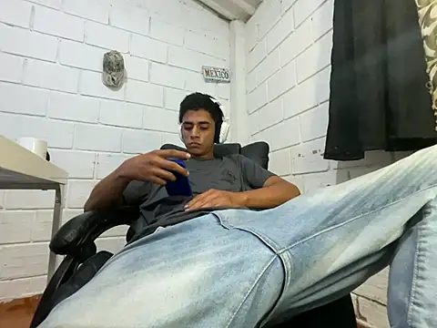 Max TheHorseDick online show from July 3, 2026, 2:51 am