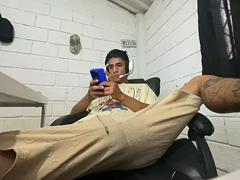 Max TheHorseDick online show from July 9, 2026, 4:33 pm