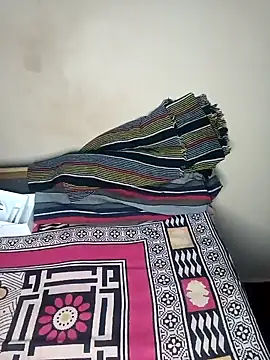 Snapshot of Sweet-Berry chatting on January 20, 2025, 5:48 pm Sweet-Berry online show from January 20, 2025, 5:48 pm