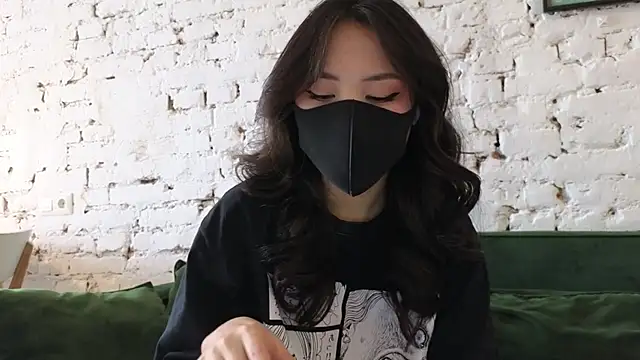 Snapshot of TammiLou chatting on February 5, 2025, 7:29 am TammiLou online show from February 5, 2025, 7:29 am