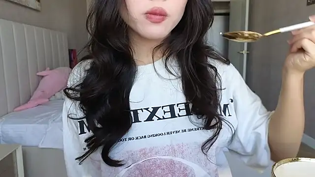 Snapshot of TammiLou chatting on September 20, 2025, 5:30 am TammiLou online show from September 20, 2025, 5:30 am