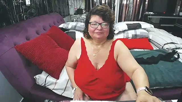 SweetMommaX online show from June 15, 2026, 1:57 pm
