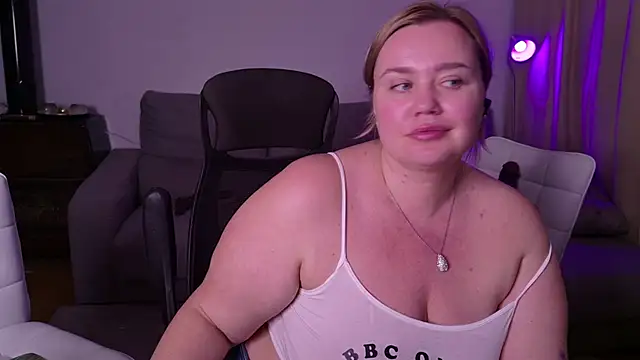 Snapshot of MargotGrey chatting on March 12, 2025, 6:55 pm MargotGrey online show from March 12, 2025, 6:55 pm