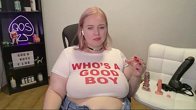 Snapshot of MargotGrey chatting on June 7, 2026, 7:17 pm MargotGrey online show from June 7, 2026, 7:17 pm