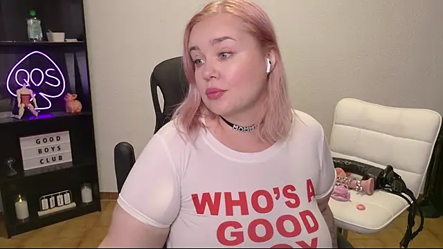Snapshot of MargotGrey chatting on June 12, 2026, 9:41 am MargotGrey online show from June 12, 2026, 9:41 am
