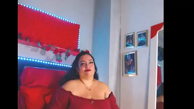 Snapshot of -helen chatting on December 20, 2024, 2:41 am -helen online show from December 20, 2024, 2:41 am