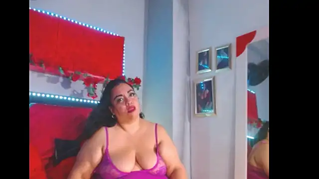 Snapshot of -helen chatting on December 27, 2024, 10:55 am -helen online show from December 27, 2024, 10:55 am