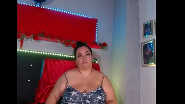 Snapshot of -helen chatting on January 12, 2025, 6:39 am -helen online show from January 12, 2025, 6:39 am