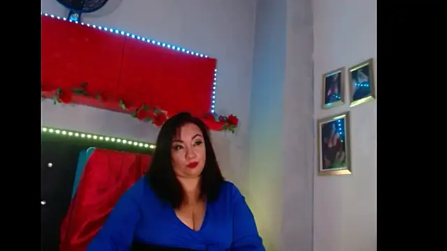 Snapshot of -helen chatting on January 15, 2025, 1:02 am -helen online show from January 15, 2025, 1:02 am