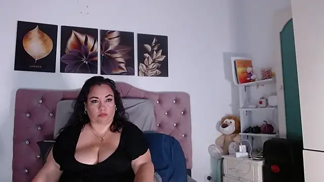 Snapshot of -helen chatting on October 1, 2025, 6:30 am -helen online show from October 1, 2025, 6:30 am