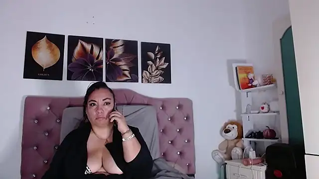 Snapshot of -helen chatting on October 9, 2025, 7:23 pm -helen online show from October 9, 2025, 7:23 pm