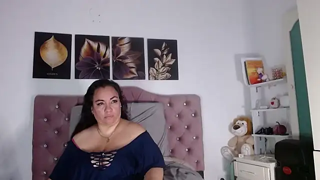 Snapshot of -helen chatting on October 13, 2025, 7:52 am -helen online show from October 13, 2025, 7:52 am