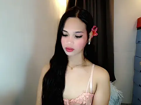 Webcumcutie online show from April 25, 2026, 5:32 am