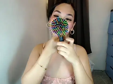 Webcumcutie online show from July 21, 2026, 3:53 am