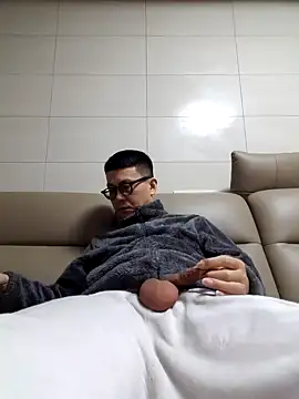 Snapshot of Ssk10N chatting on February 10, 2025, 2:16 pm Ssk10N online show from February 10, 2025, 2:16 pm