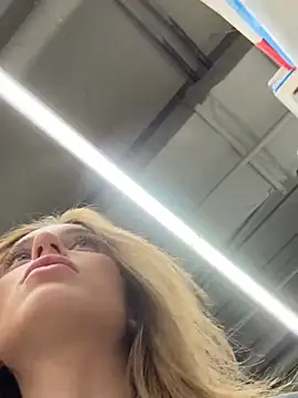 Snapshot of -AngelAri- chatting on December 29, 2024, 12:23 pm -AngelAri- online show from December 29, 2024, 12:23 pm