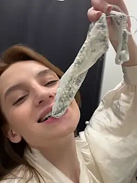 Snapshot of -AngelAri- chatting on March 2, 2025, 12:11 pm -AngelAri- online show from March 2, 2025, 12:11 pm