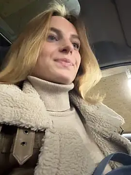 Snapshot of -AngelAri- chatting on October 2, 2025, 6:04 pm -AngelAri- online show from October 2, 2025, 6:04 pm