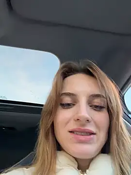 -AngelAri- online show from May 1, 2026, 6:01 pm