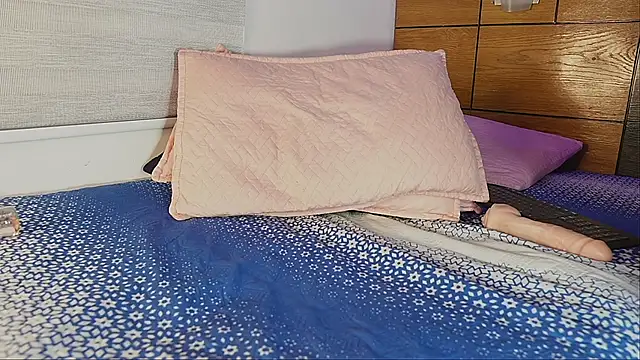 Snapshot of mssburbuja chatting on February 19, 2025, 6:11 am mssburbuja online show from February 19, 2025, 6:11 am