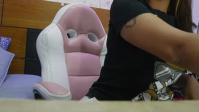 Snapshot of mssburbuja chatting on March 22, 2025, 3:09 am mssburbuja online show from March 22, 2025, 3:09 am