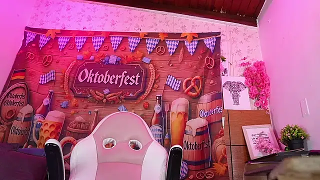 Snapshot of mssburbuja chatting on September 23, 2025, 3:09 am mssburbuja online show from September 23, 2025, 3:09 am