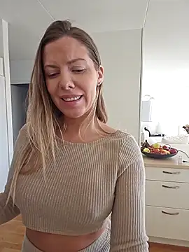 Snapshot of novaforyou1 chatting on February 19, 2025, 8:44 am novaforyou1 online show from February 19, 2025, 8:44 am