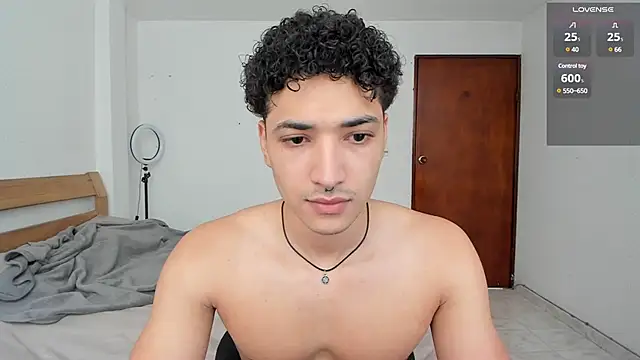 Snapshot of MitchellXD chatting on December 24, 2024, 2:22 pm MitchellXD online show from December 24, 2024, 2:22 pm