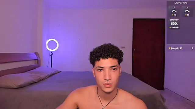 Snapshot of MitchellXD chatting on December 25, 2024, 10:59 pm MitchellXD online show from December 25, 2024, 10:59 pm