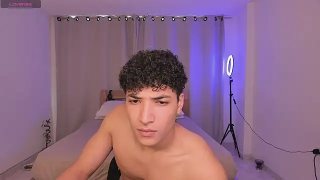 Snapshot of MitchellXD chatting on February 16, 2025, 3:27 pm MitchellXD online show from February 16, 2025, 3:27 pm