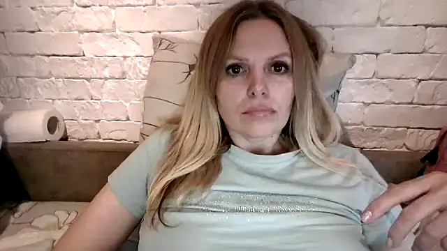 Angel girllovemy online show from December 4, 2025, 9:29 am