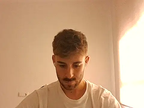 Snapshot of vargas90 chatting on September 22, 2025, 8:05 am vargas90 online show from September 22, 2025, 8:05 am