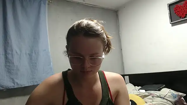 HellenMiyer1111 online show from March 3, 2025, 11:46 pm