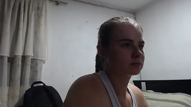 HellenMiyer1111 online show from September 14, 2025, 5:45 pm