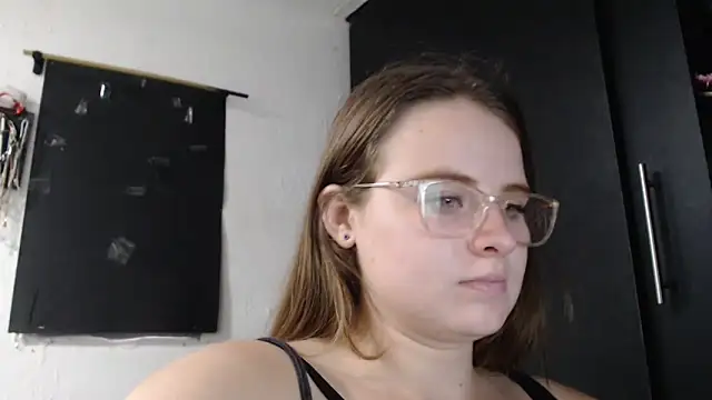 HellenMiyer1111 online show from November 30, 2025, 7:18 pm