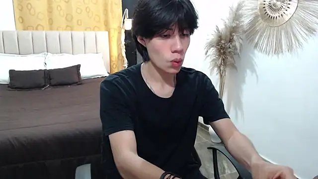 Snapshot of Elio-cam chatting on November 11, 2025, 8:25 am Elio-cam online show from November 11, 2025, 8:25 am