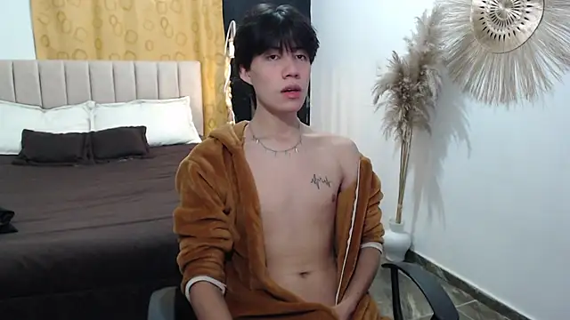 Snapshot of Elio-cam chatting on November 13, 2025, 5:39 am Elio-cam online show from November 13, 2025, 5:39 am