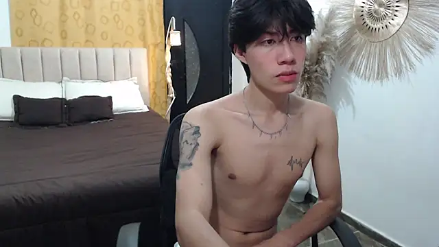 Snapshot of Elio-cam chatting on November 19, 2025, 5:07 am Elio-cam online show from November 19, 2025, 5:07 am