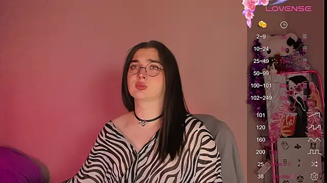 Snapshot of YsabellViveris chatting on January 8, 2025, 6:52 pm YsabellViveris online show from January 8, 2025, 6:52 pm