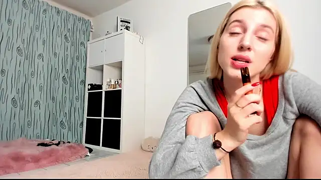 KenzieDawton online show from December 20, 2024, 4:42 am