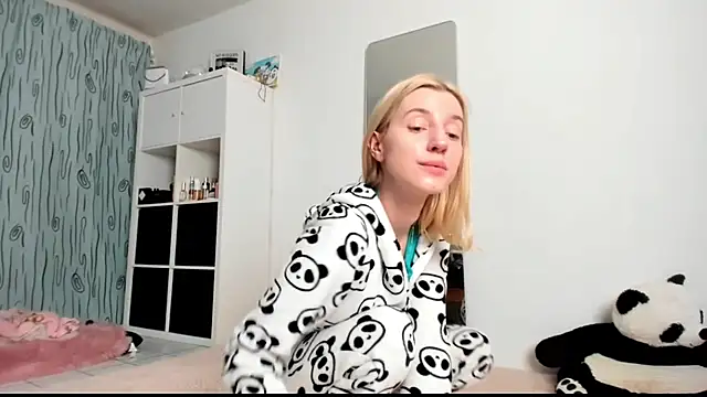 KenzieDawton online show from January 15, 2025, 5:08 am