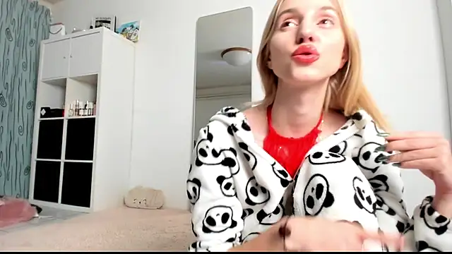 KenzieDawton online show from January 24, 2025, 4:59 am