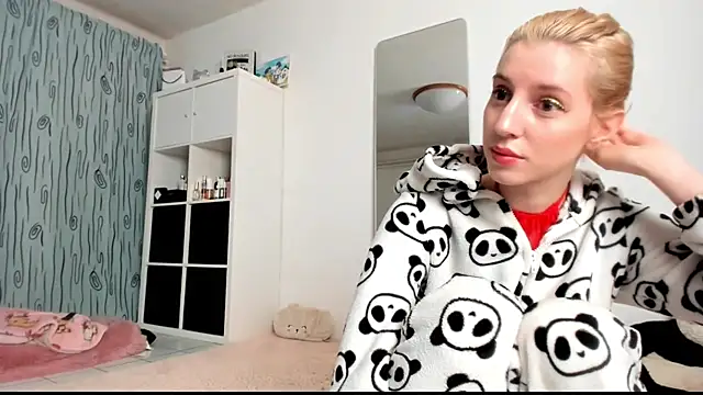 KenzieDawton online show from February 6, 2025, 5:03 am